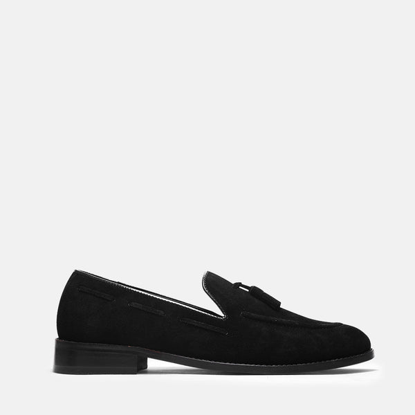 Premium loafers in black suede leather with tesel on a mid heel
