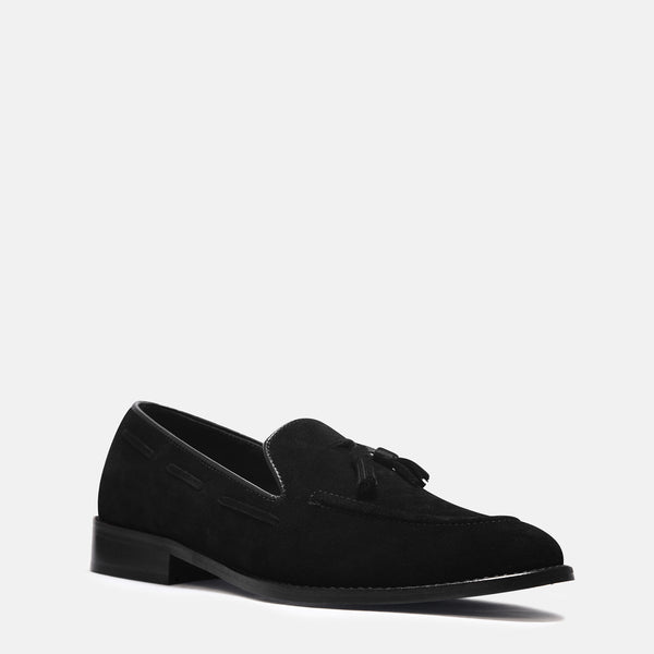 Premium loafers in black suede leather with tesel on a mid heel