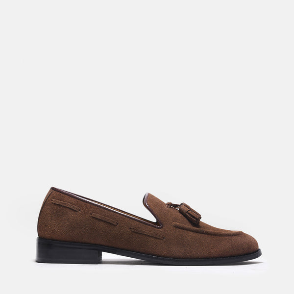 Premium loafers in brown suede leather with tesel on a mid heel