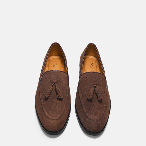 Premium loafers in brown suede leather with tesel on a mid heel