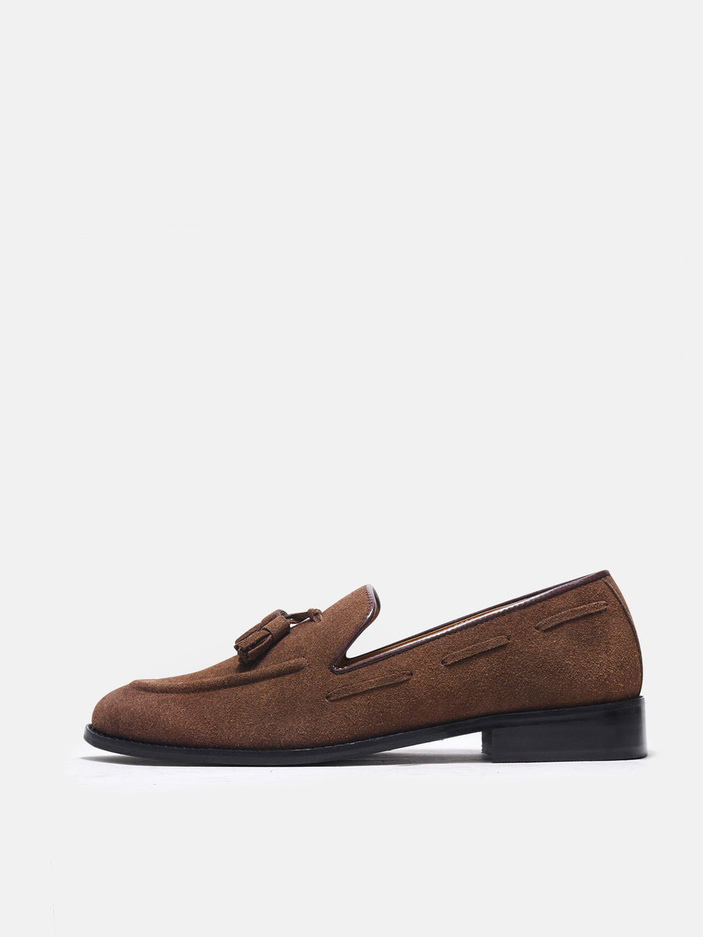 Preview of Premium loafers in brown suede leather with tesel on a mid heel
