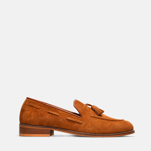 Premium loafers in tan suede leather with tesel on a mid heel