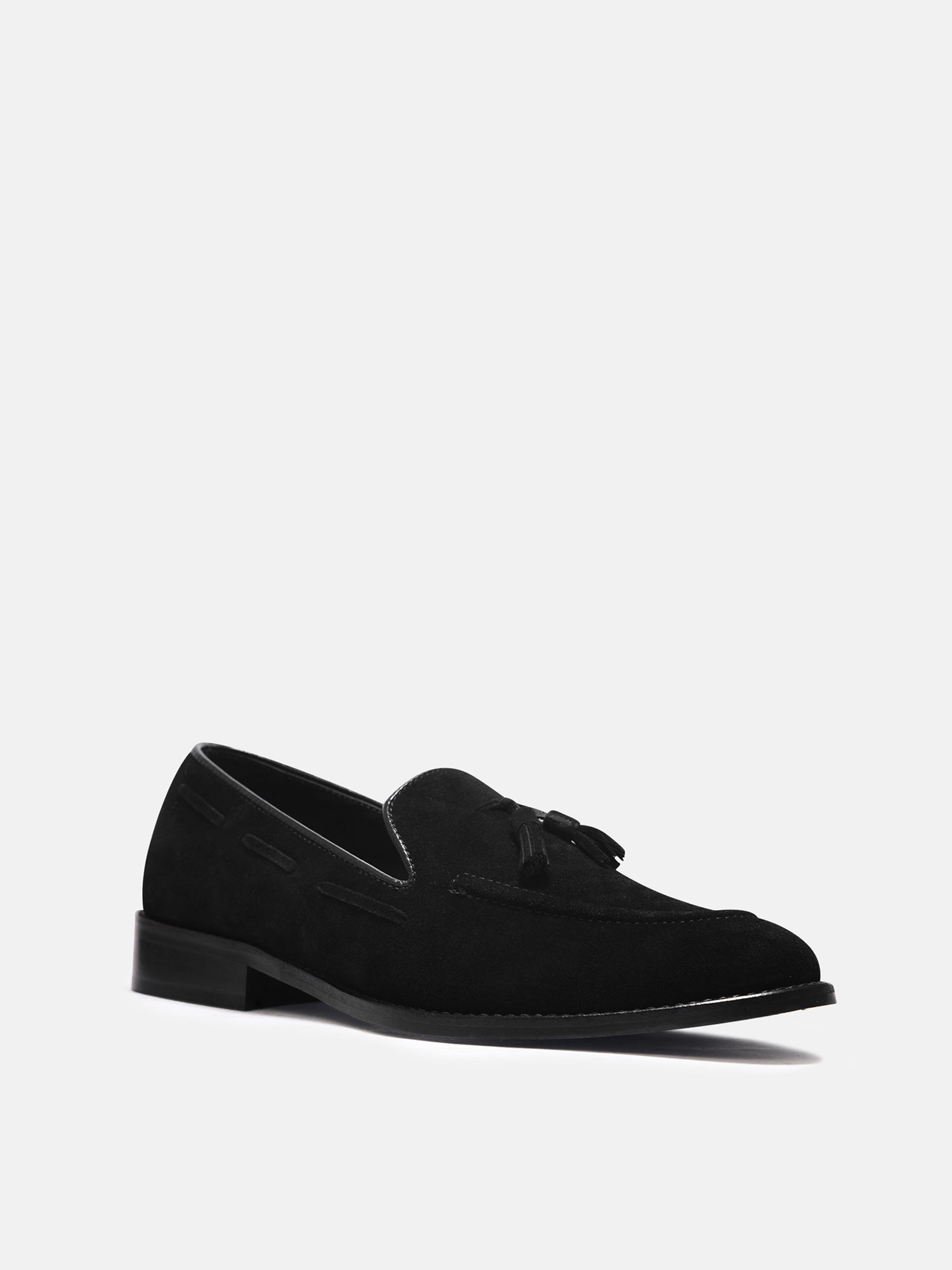 Premium loafers in black suede leather with tesel on a mid heel