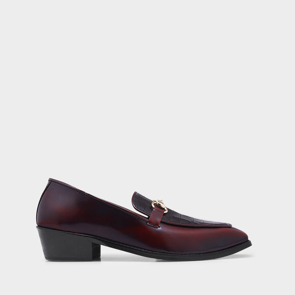 A cherry leather loafer in which it embossed with brown croco leather on top with a golder horesit buckle